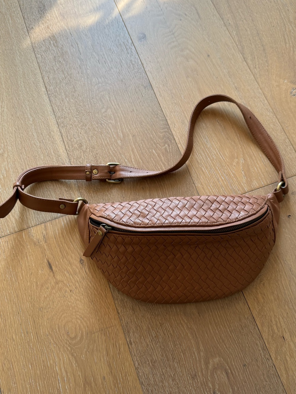 Mandrn Woven Atlas leather Fanny pack  - Brown